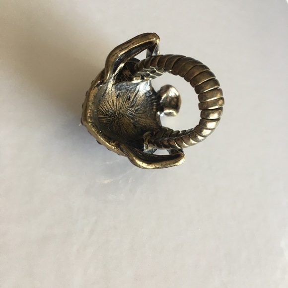 ⭐️ Stretchy bronze colored turtle ring with crystals - Picture 6 of 9